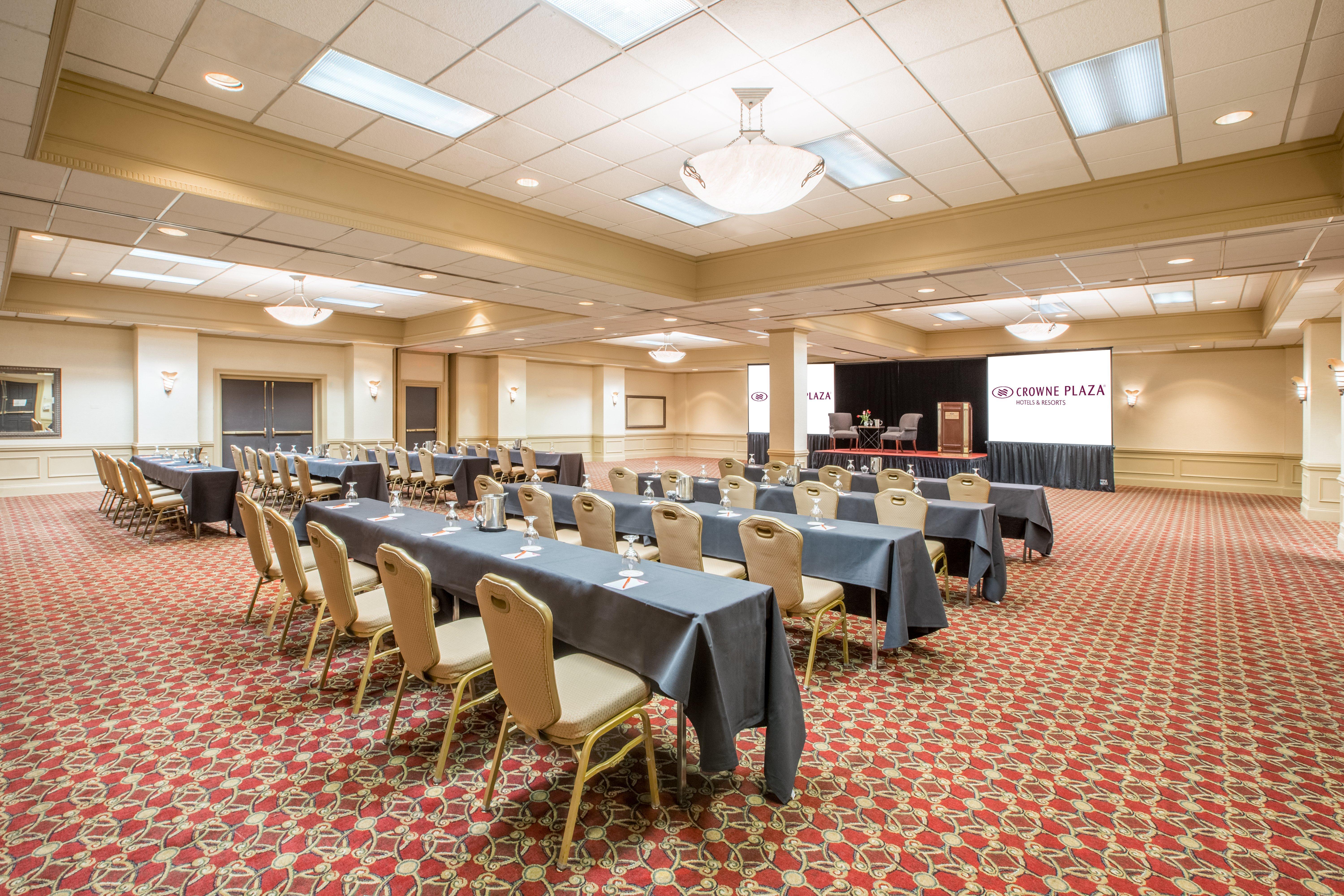 Crowne Plaza Cleveland Airport By Ihg Hotel Middleburg Heights Buitenkant foto