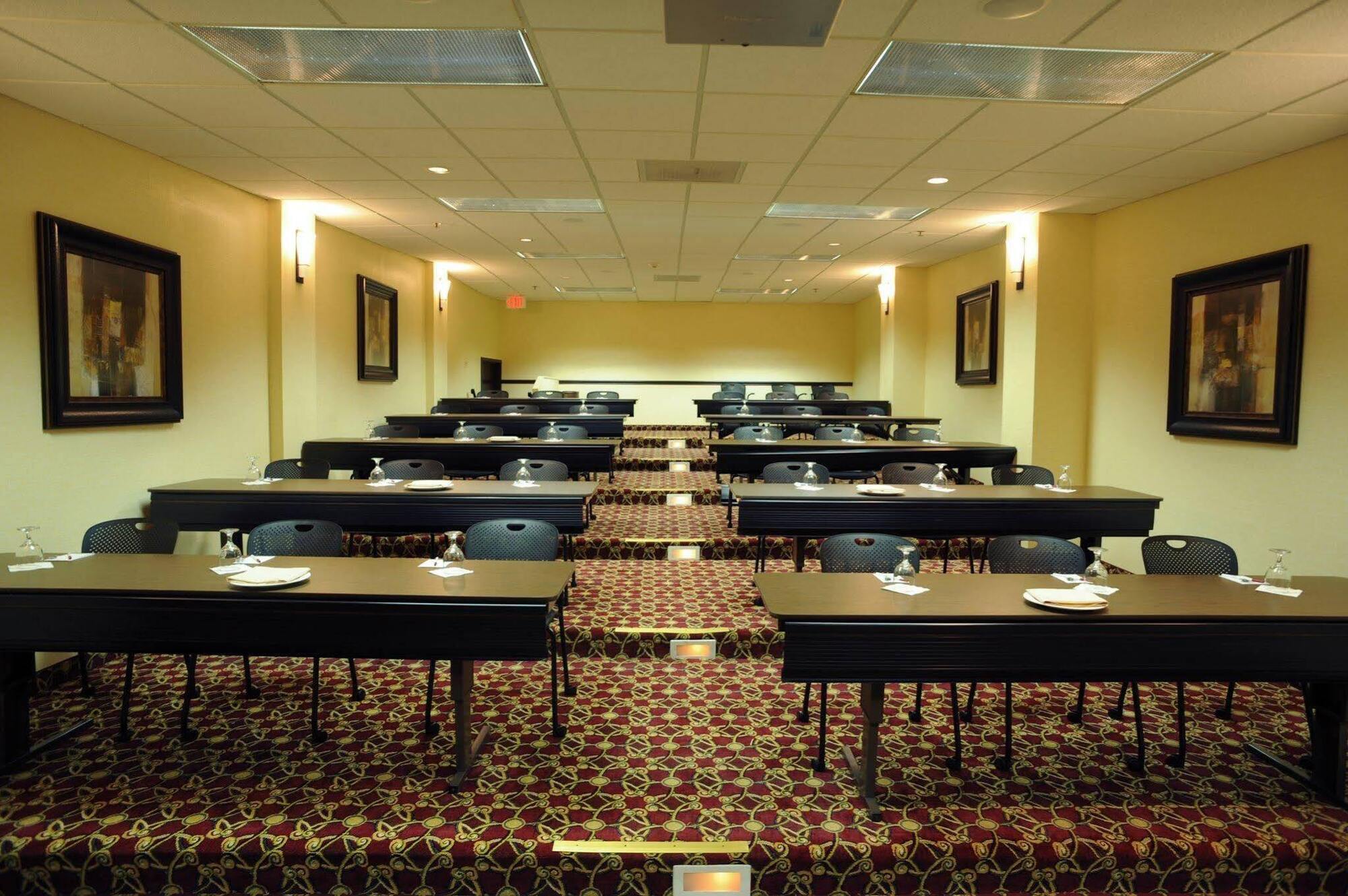 Crowne Plaza Cleveland Airport By Ihg Hotel Middleburg Heights Buitenkant foto